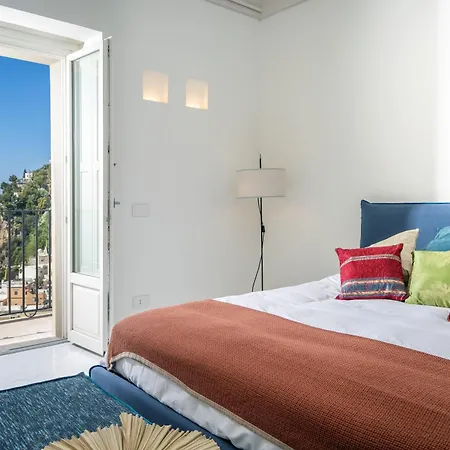 Villa Romito - Sea View, Location *