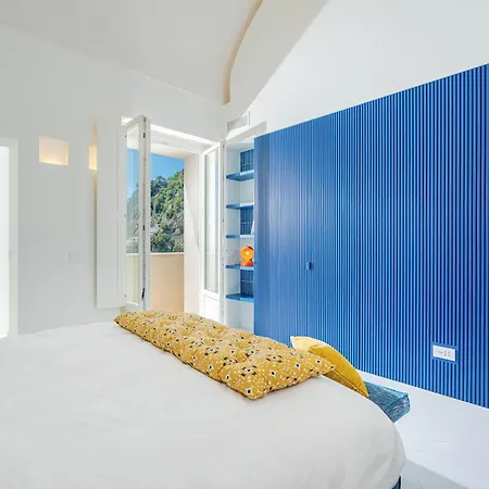 Villa Romito - Sea View, Location