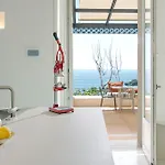 Villa Romito - Sea View, Location *